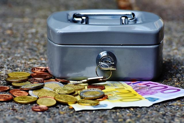 Mastering Cash Flow: Tips to Keep Money Coming In and Going Out smoothly